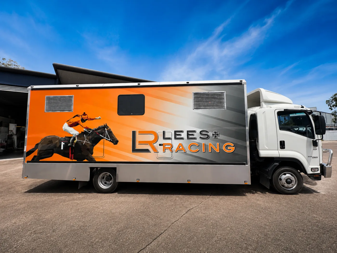 Lee's Racing horse transport trailer