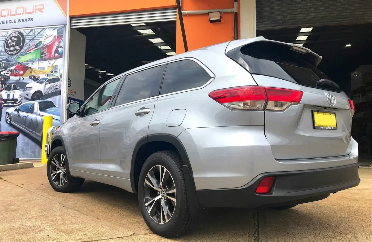 Plain unwrapped Toyota Highlander