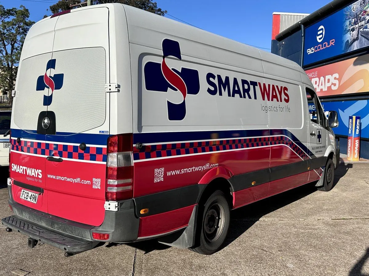 Smartways Sprinter fleet van in the red and blue livery